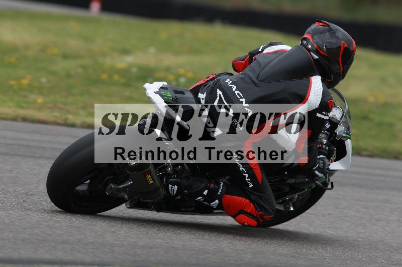 Archiv-2022/13 25.04.2022 Plüss Moto Sport ADR/Freies Fahren/backside